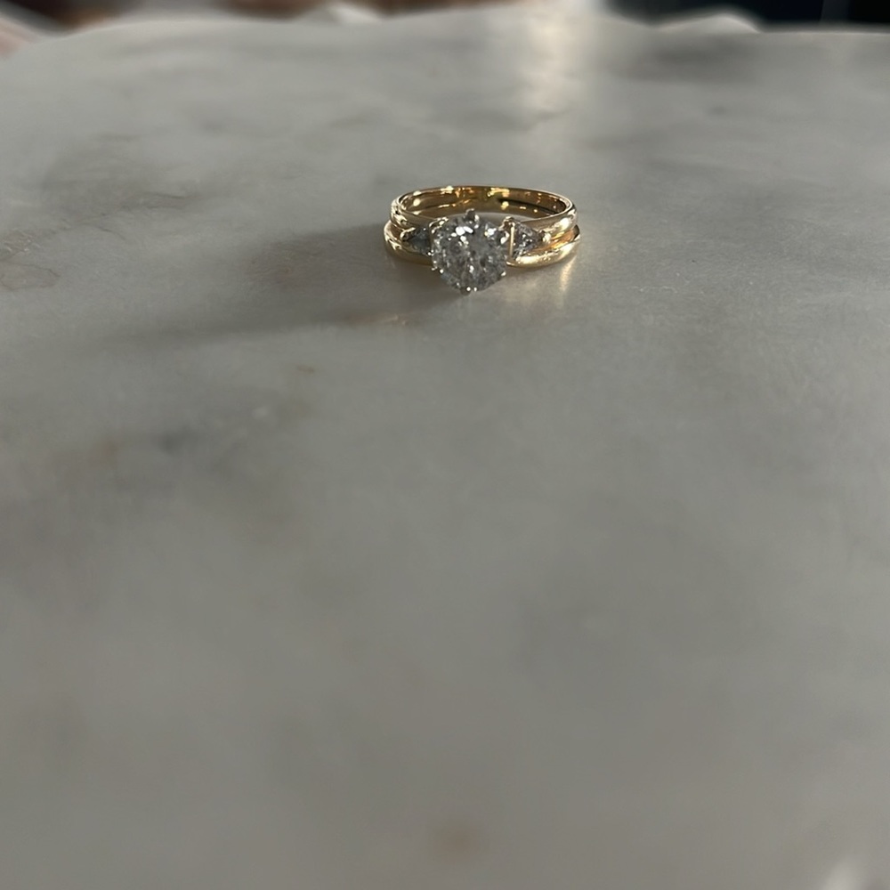 COPY - Engagement/wedding ring size 5 - Picture 5 of 7